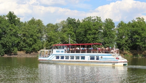 Vyjížďky lodí po rybníce Svět